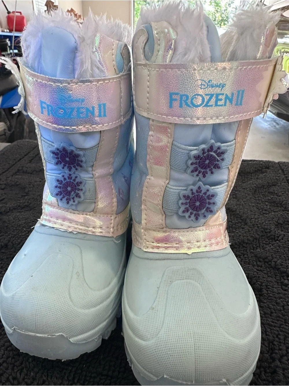 Frozen II Light Up Furry Snow Boots, Used Toddler Size 8